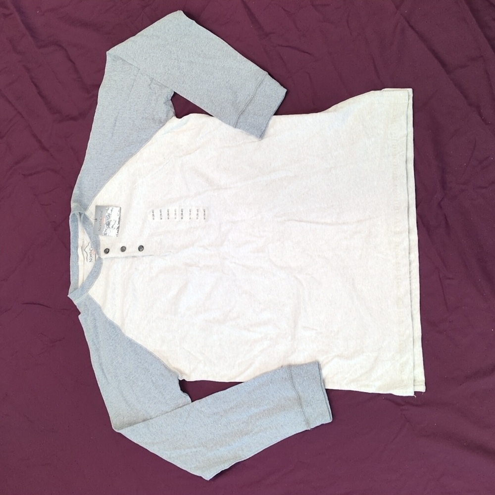 🩶❤️NWT Northcrest Outdoor Gray and Cream Henley Shirt Men's size Medium (38-40)